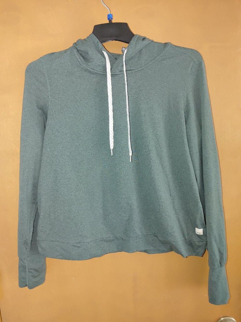VUORI Woman's Long Sleeves Hoodie Size L NWOT